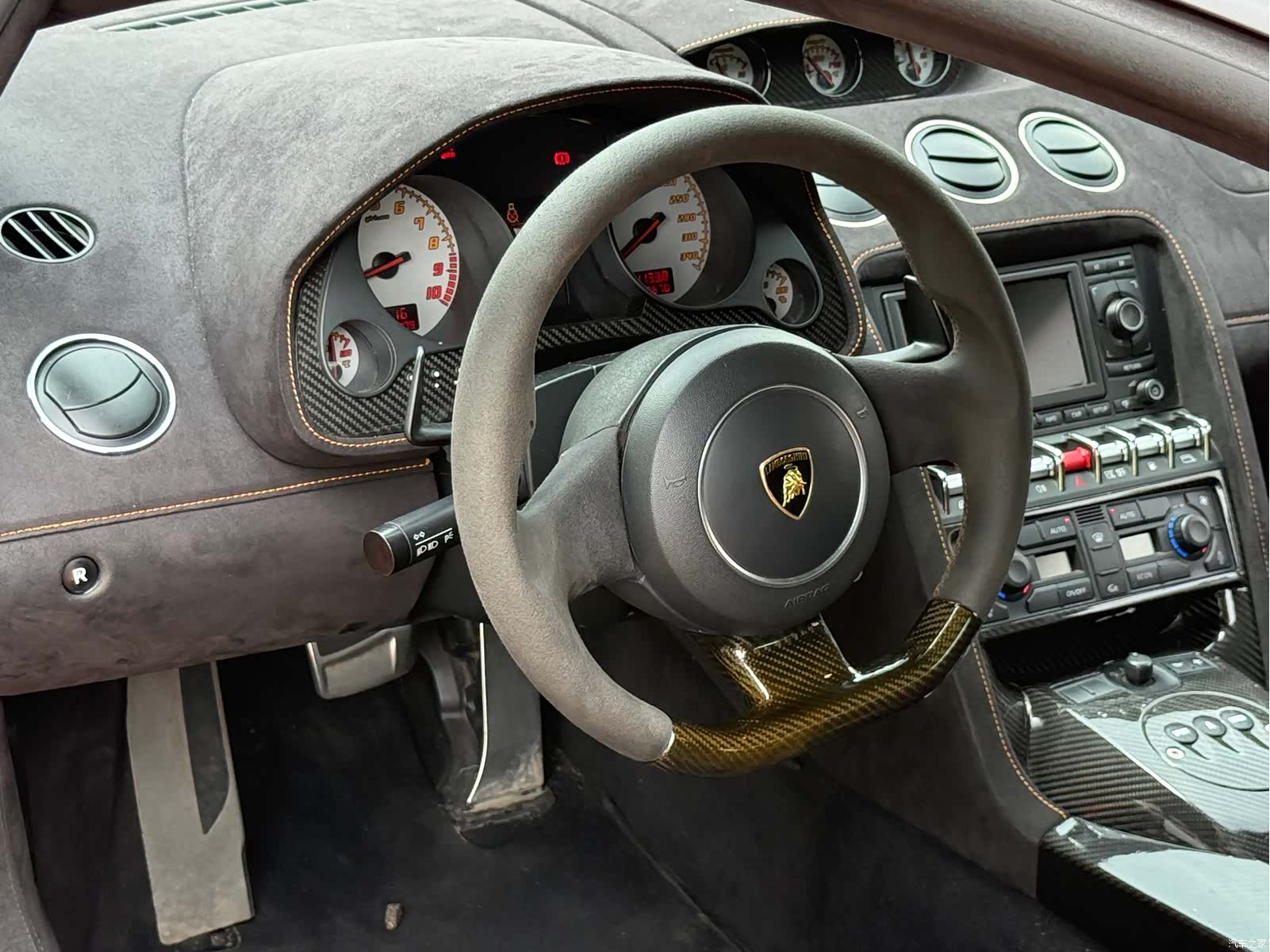 Lamborghini Gallardo, 2011 все фото