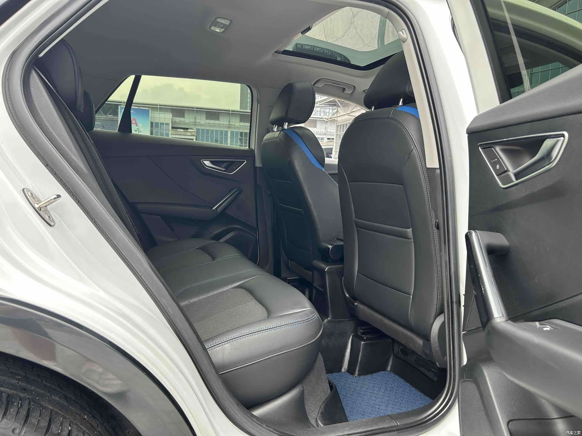 Audi e-tron, 2021 4