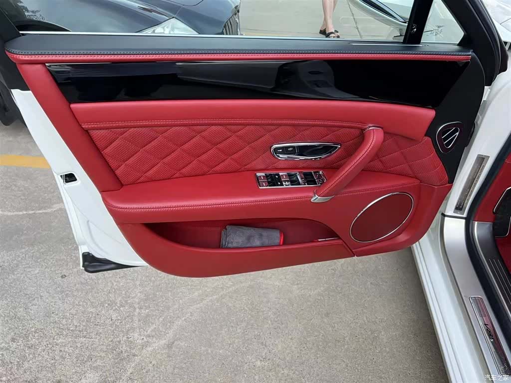 Bentley Flying Spur, 2017 8