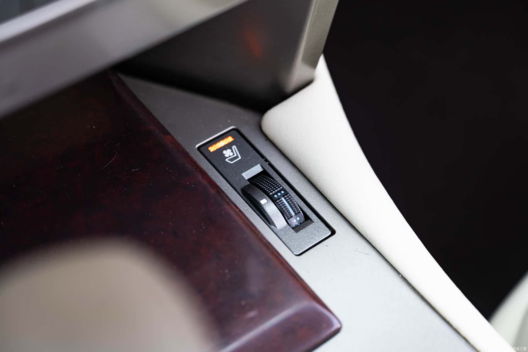 Lexus GX, 2013 24