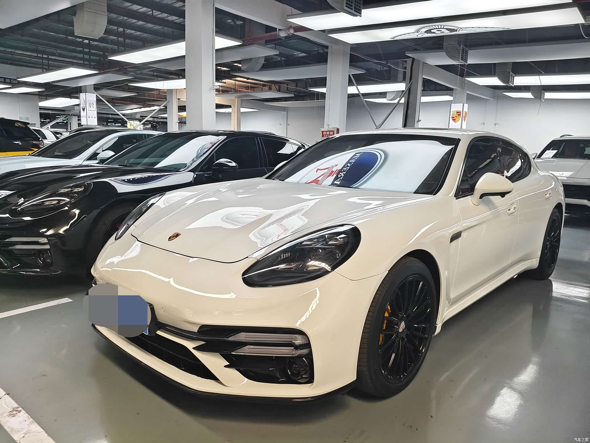 Porsche Panamera, 2015 1