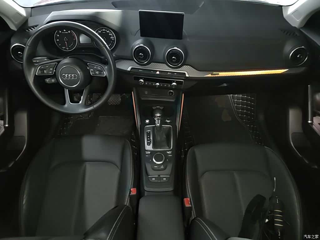 Audi Q2L, 2020 10