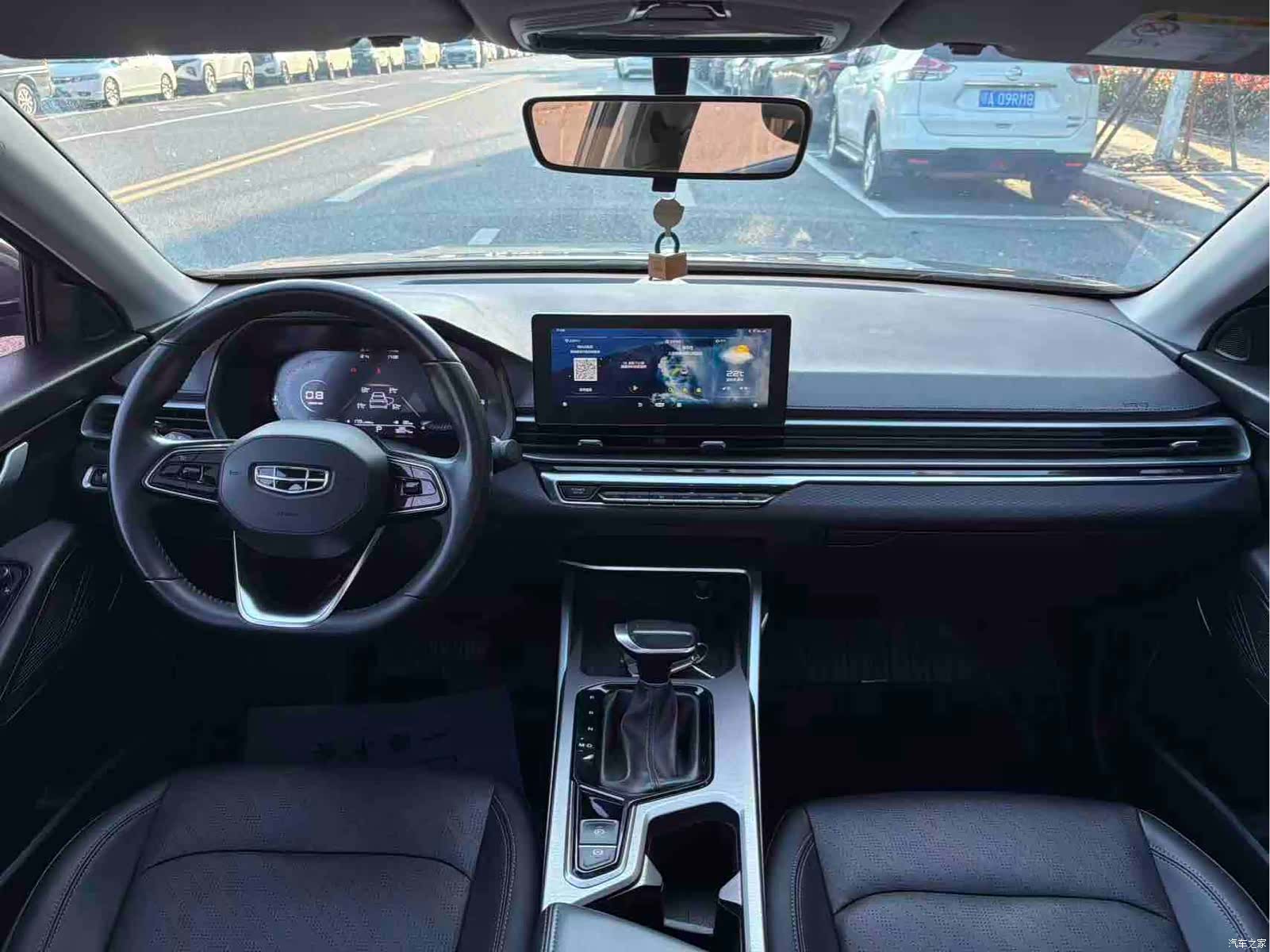 Geely Emgrand, 2022 15