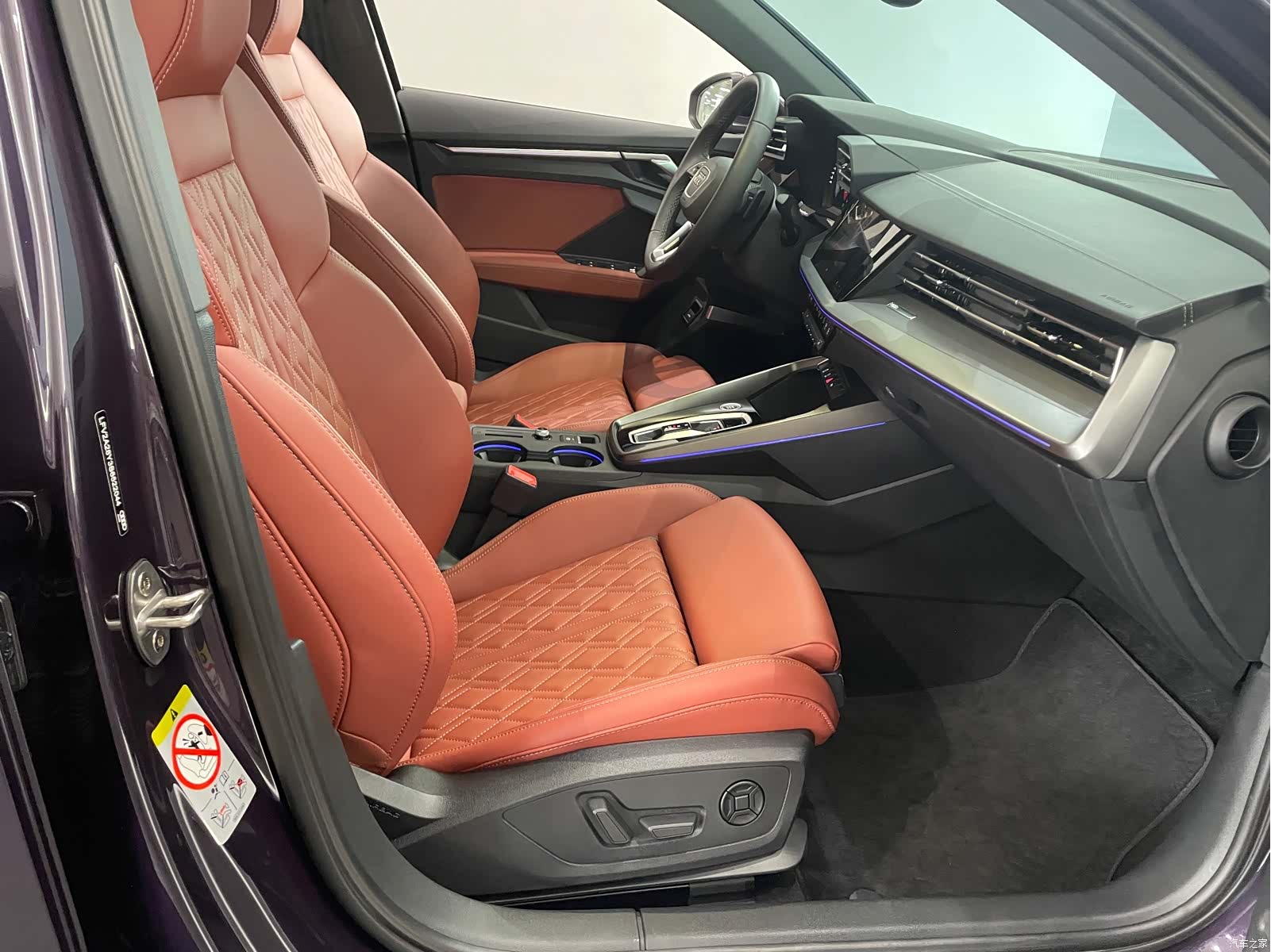 Audi Flying Spur, 2025 9