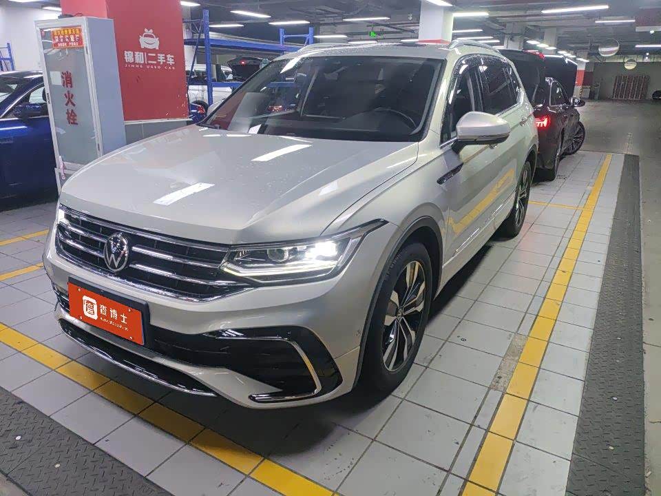 Volkswagen Tiguan L