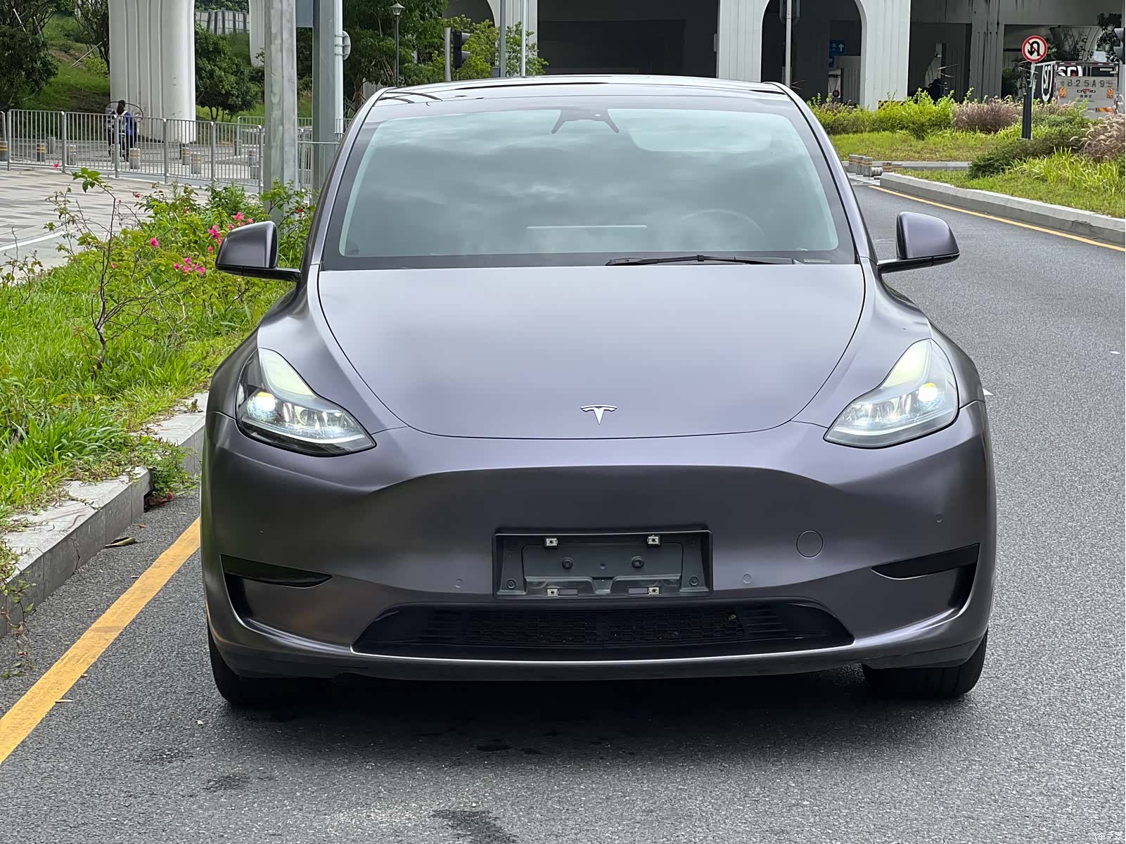 Tesla Model Y, 2022 3