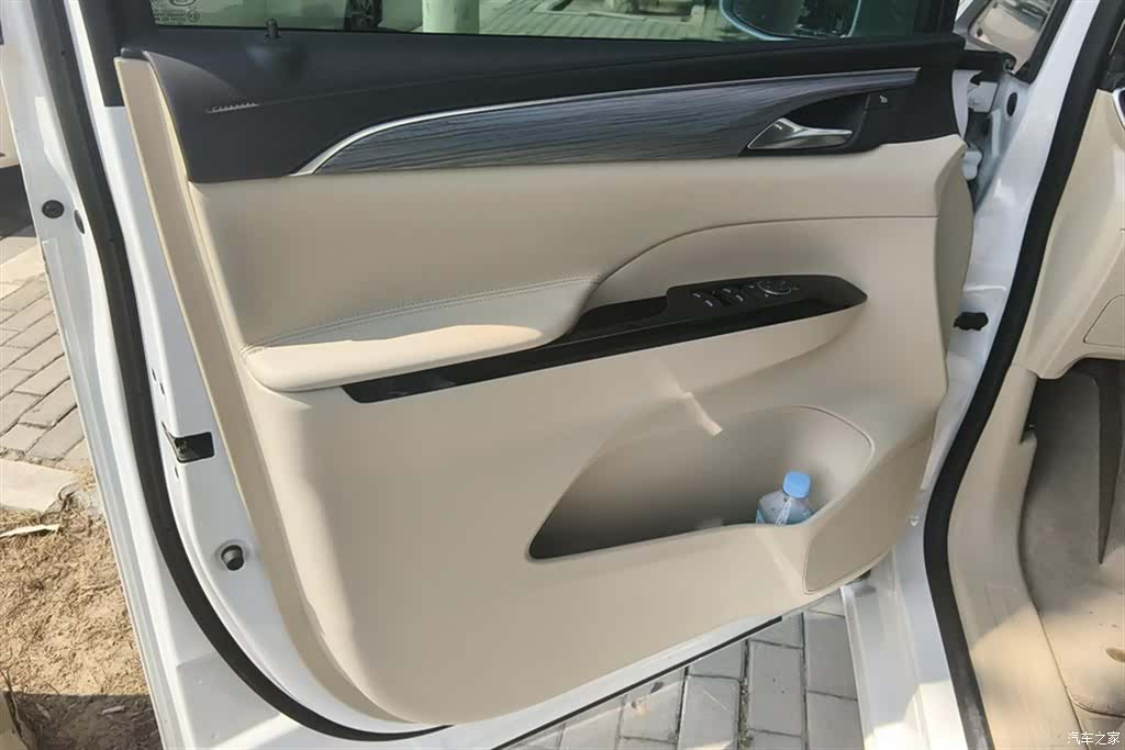 Buick GL8, 2025 7