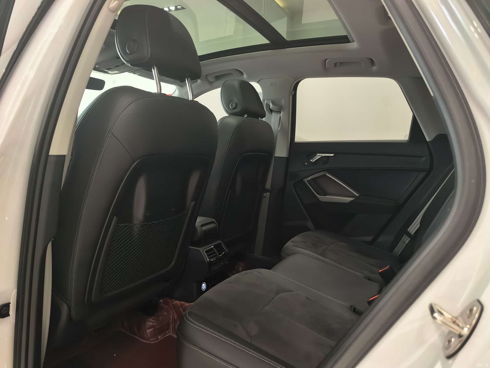 Audi Q3, 2022 11