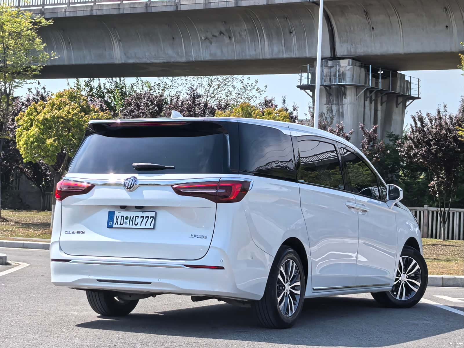 Buick GL8, 2023 все фото