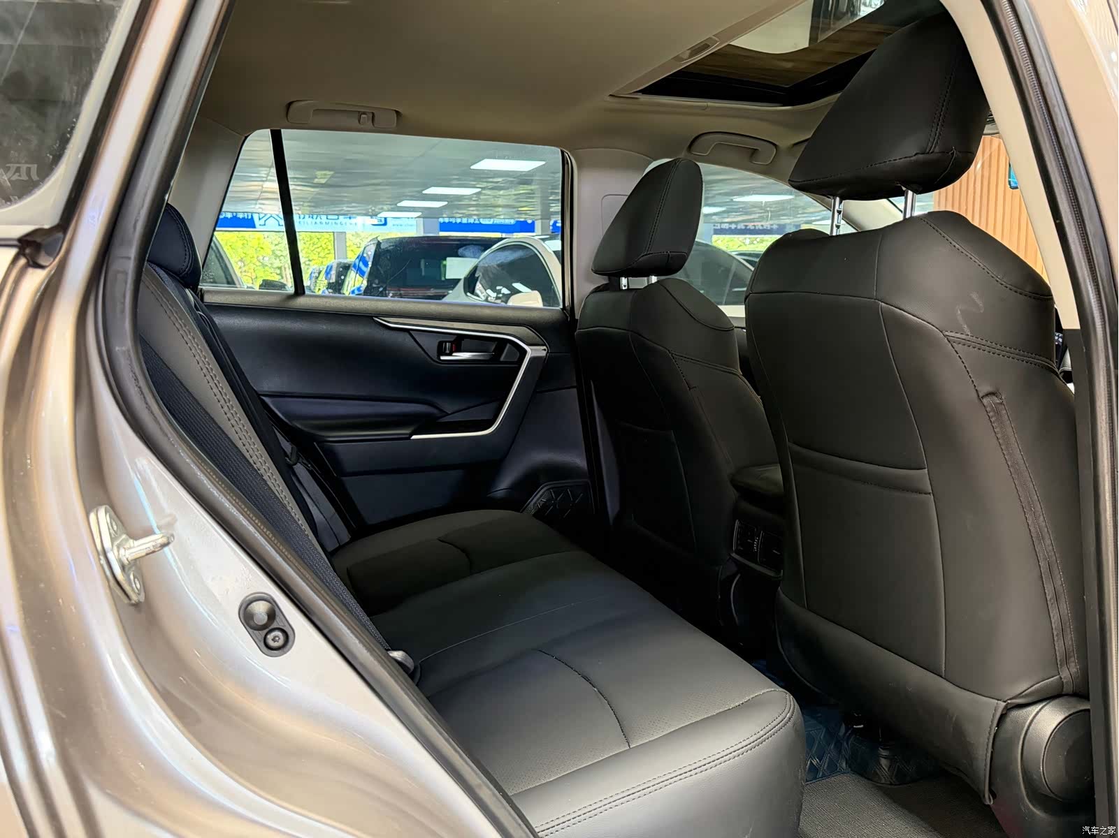 Toyota RAV4, 2022 19