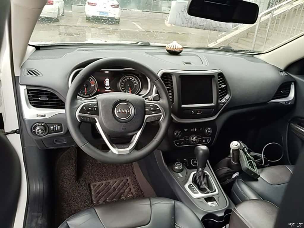 Jeep Cherokee, 2016 10