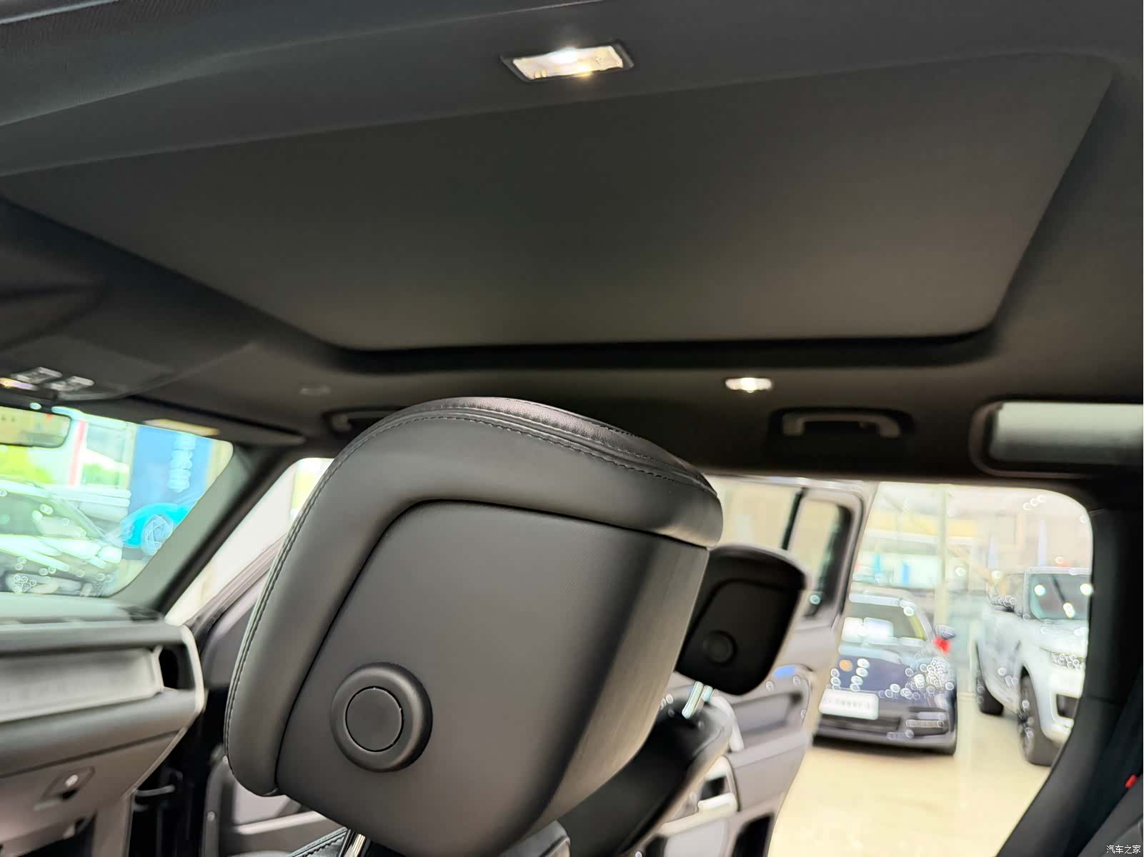 Land Rover Defender, 2024 14