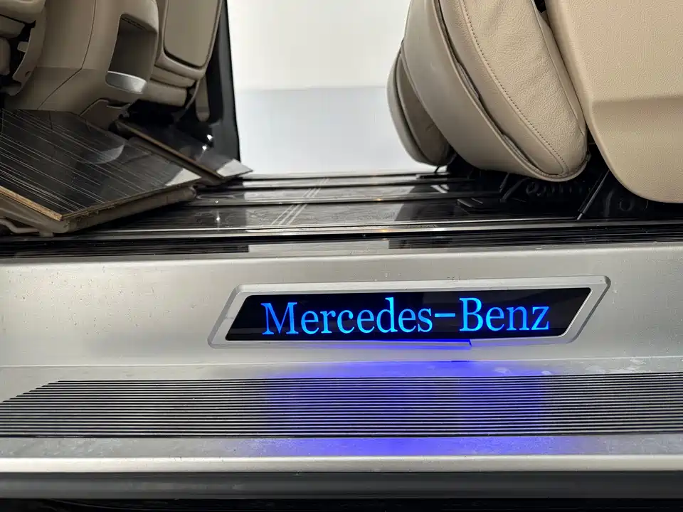 Mercedes-Benz V-class