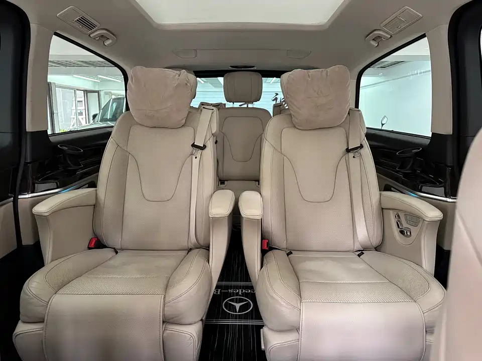 Mercedes-Benz V-class