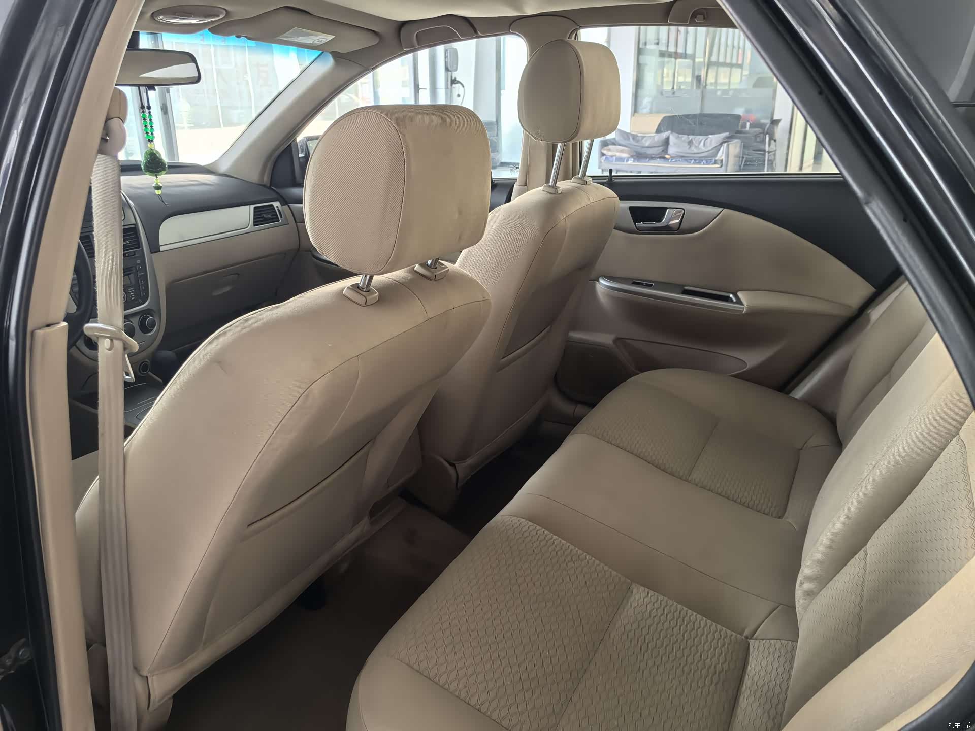 Buick 1.6LX-AT, 2010 7