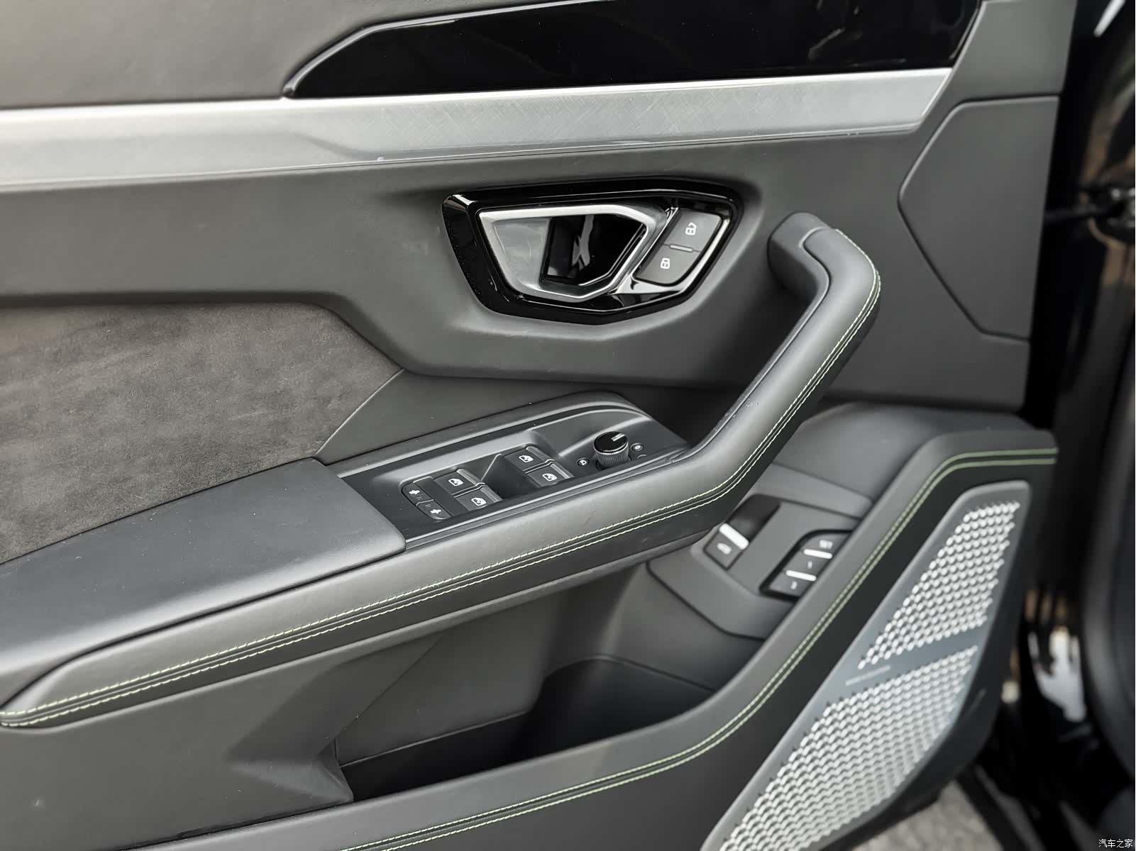 Lamborghini Urus, 2019 8