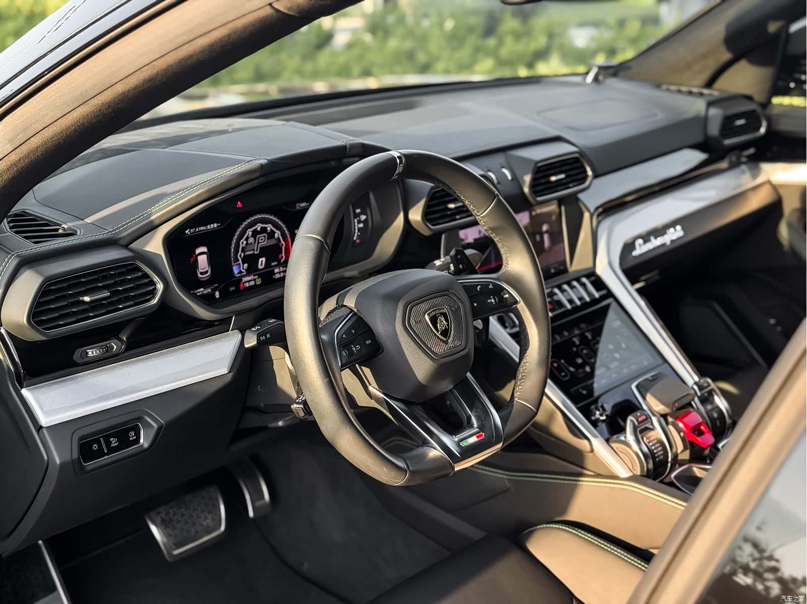 Lamborghini Urus, 2019 11