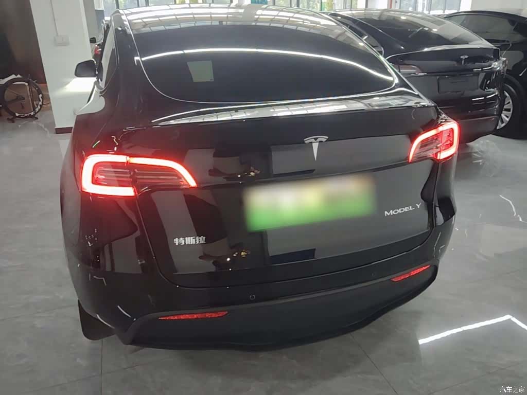 Tesla Model Y, 2023 6