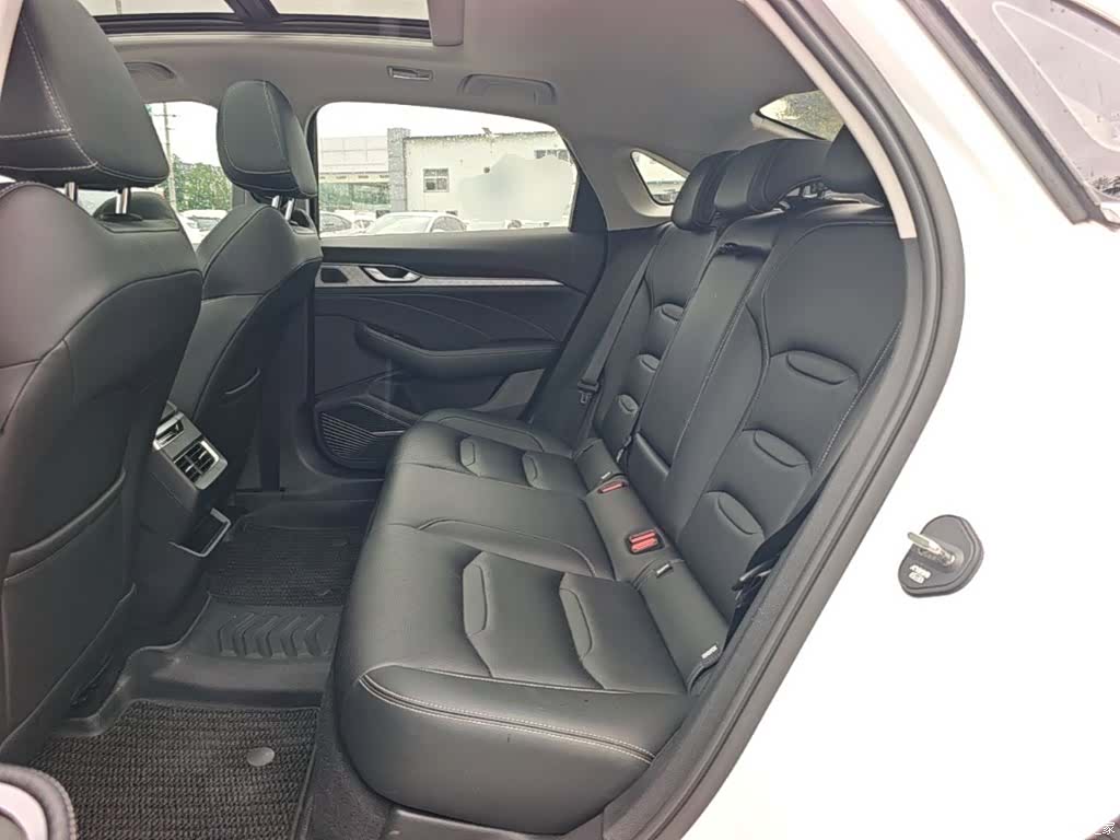 Geely Preface, 2022 17