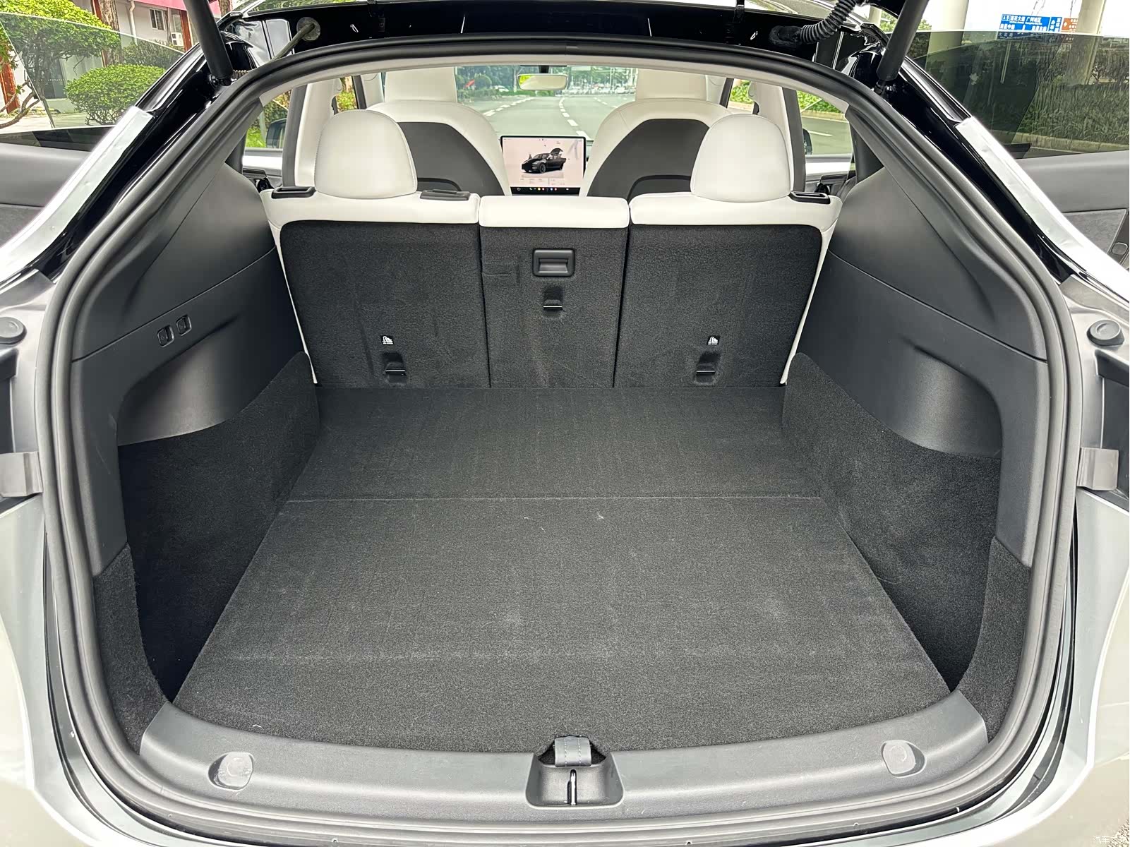 Tesla Model Y, 2023 18