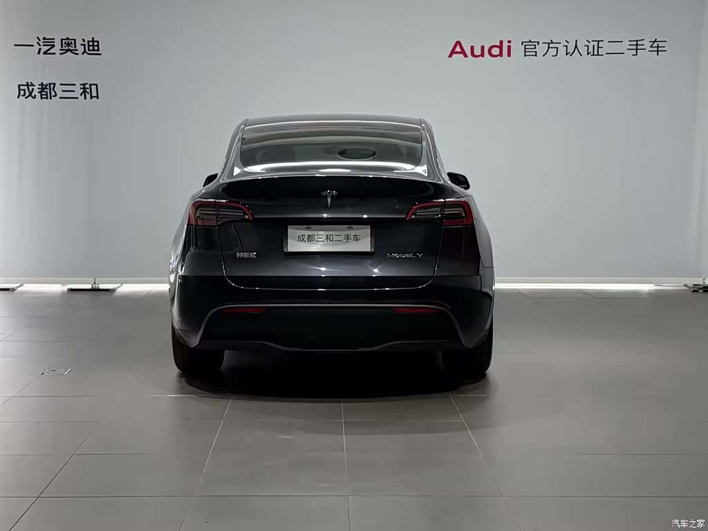 Tesla Model Y, 2024 все фото