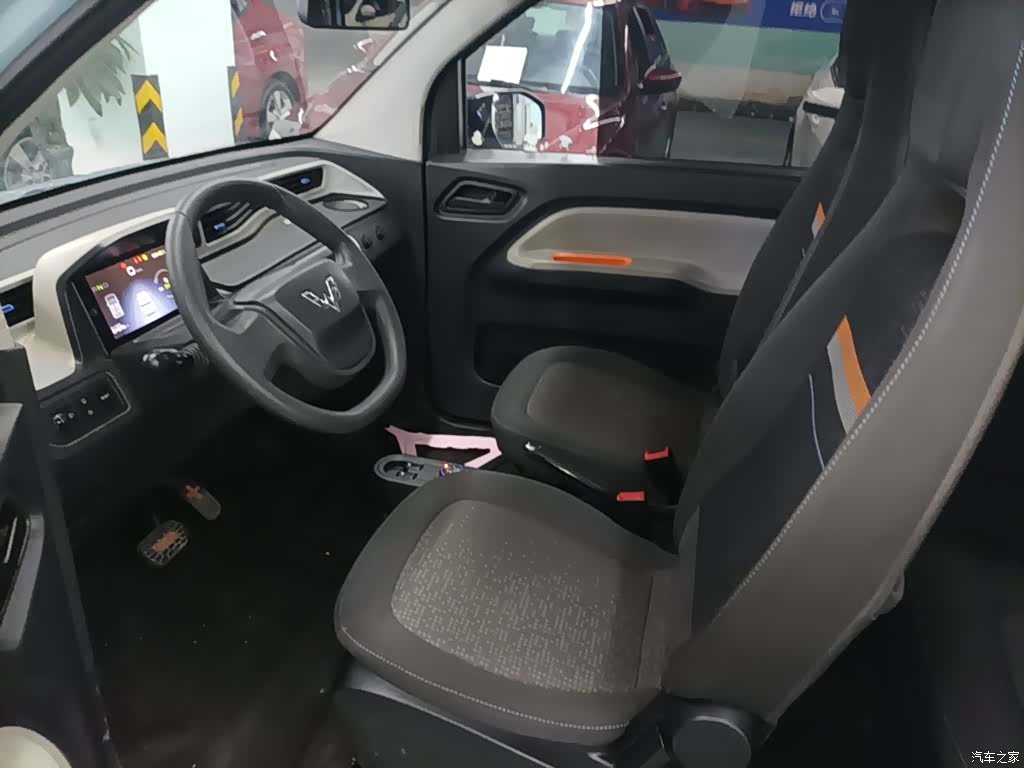 Wuling MINIEV, 2021 11