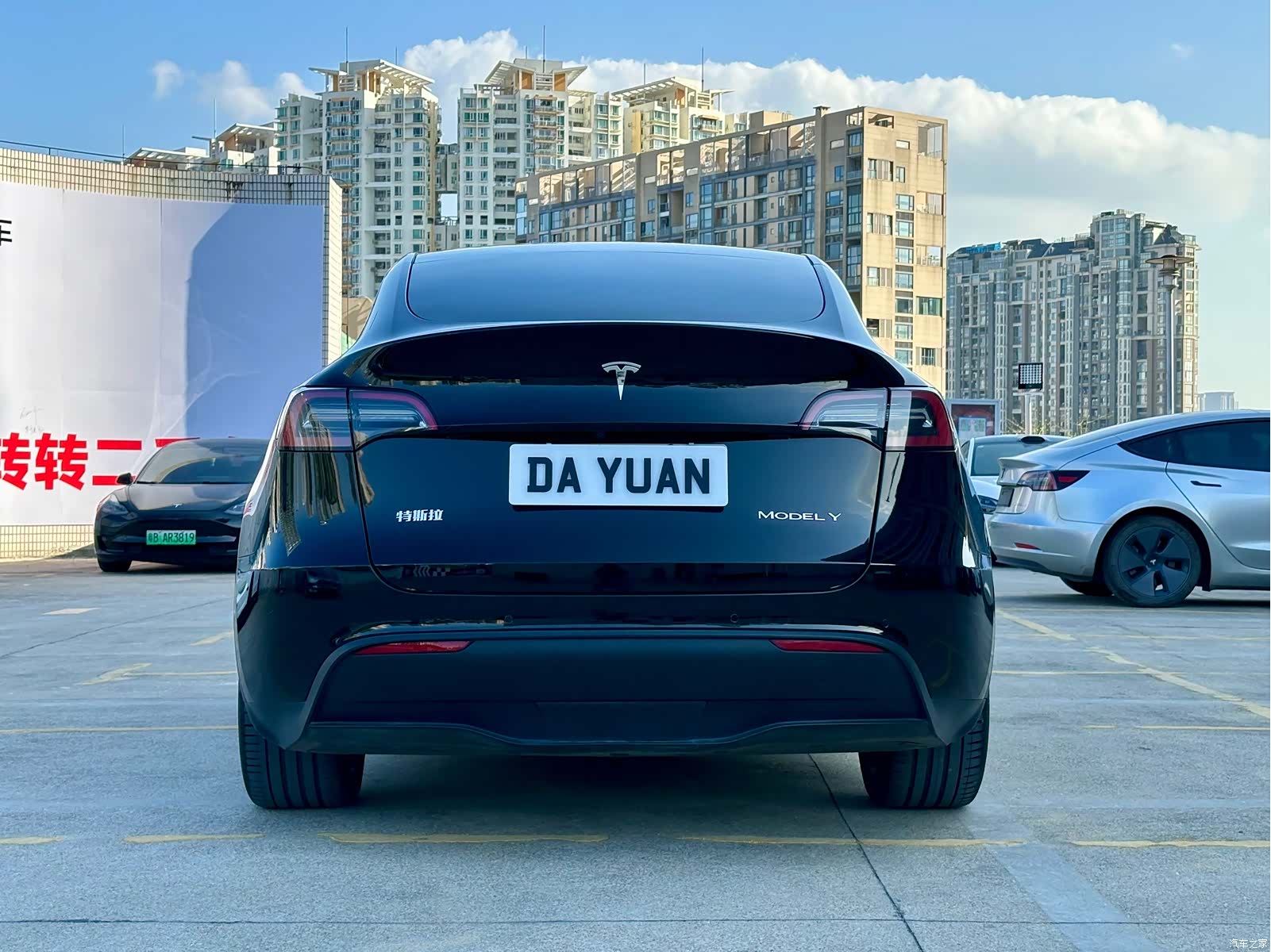Tesla Model Y, 2023 все фото