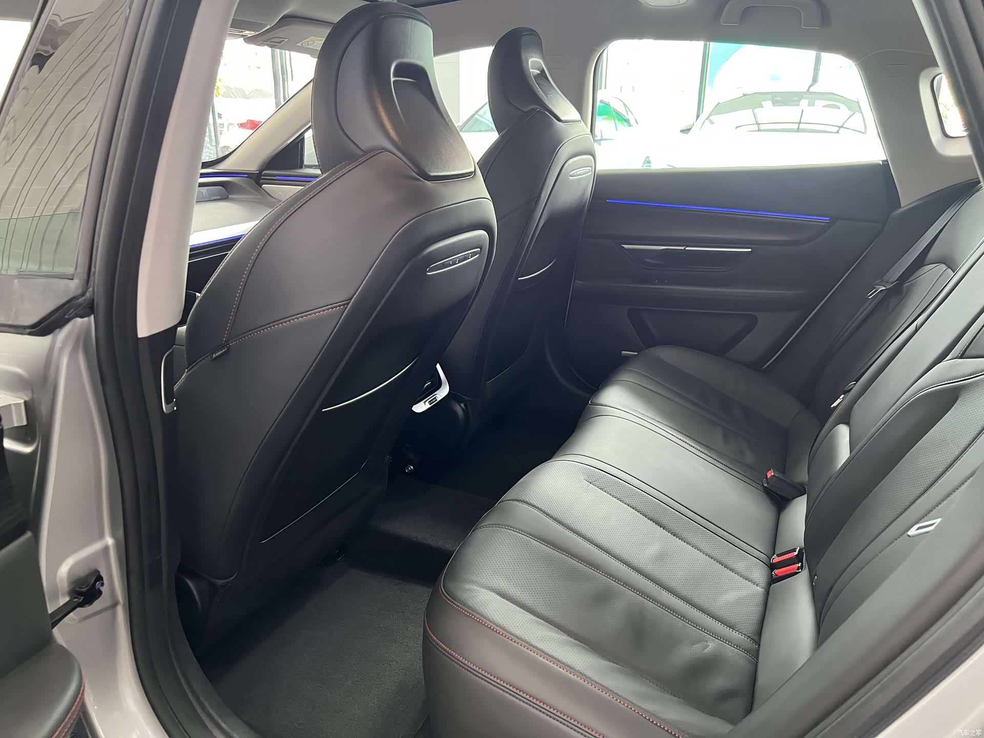 Xpeng P7, 2022 8