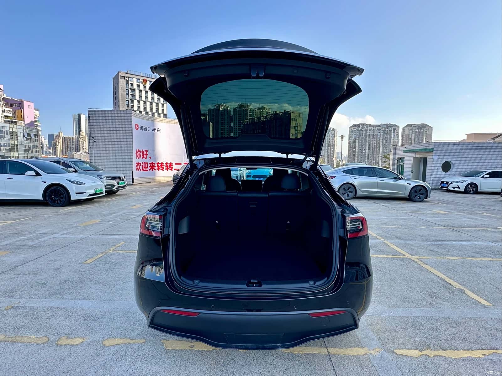 Tesla Model Y, 2023 9