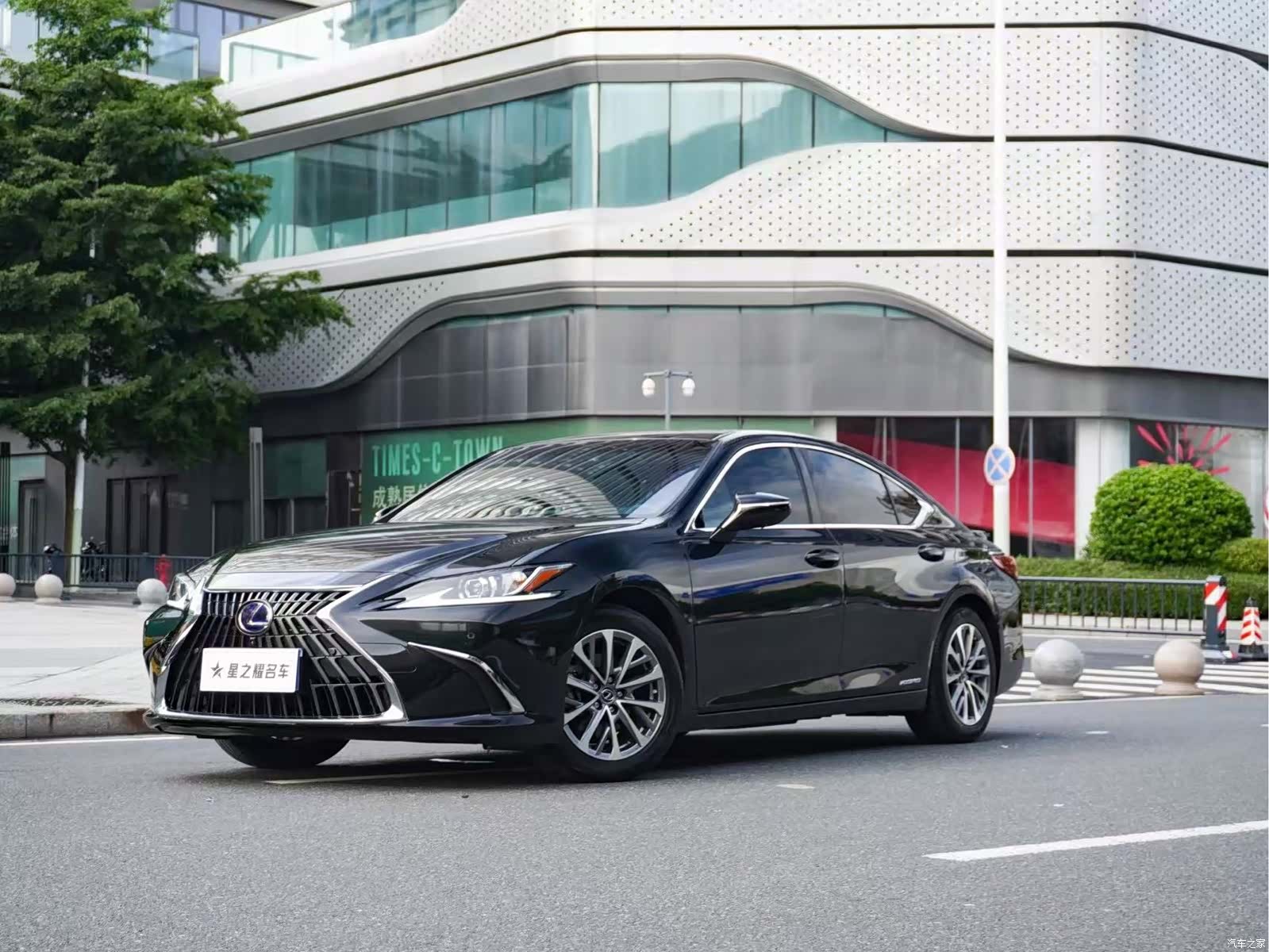 Lexus ES, 2022 1