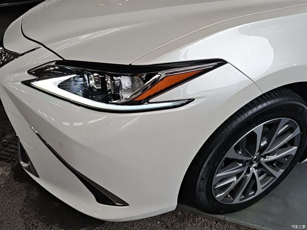 Lexus ES, 2022 24