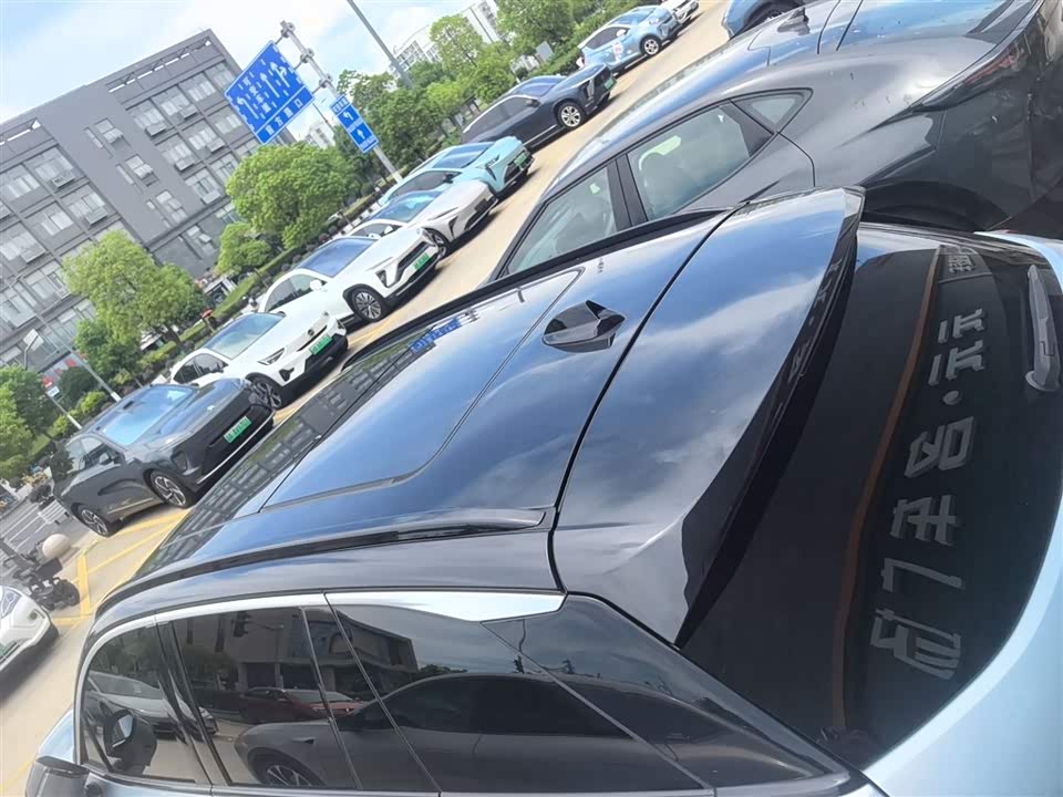 NIO ES6