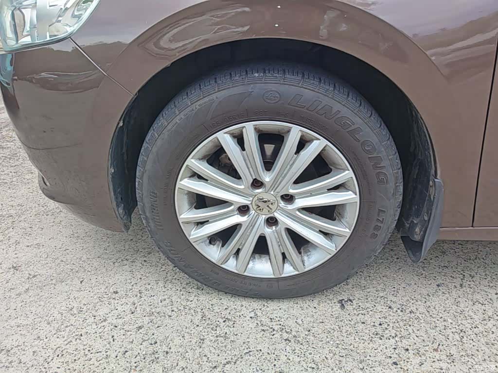 Peugeot 301, 2015 23