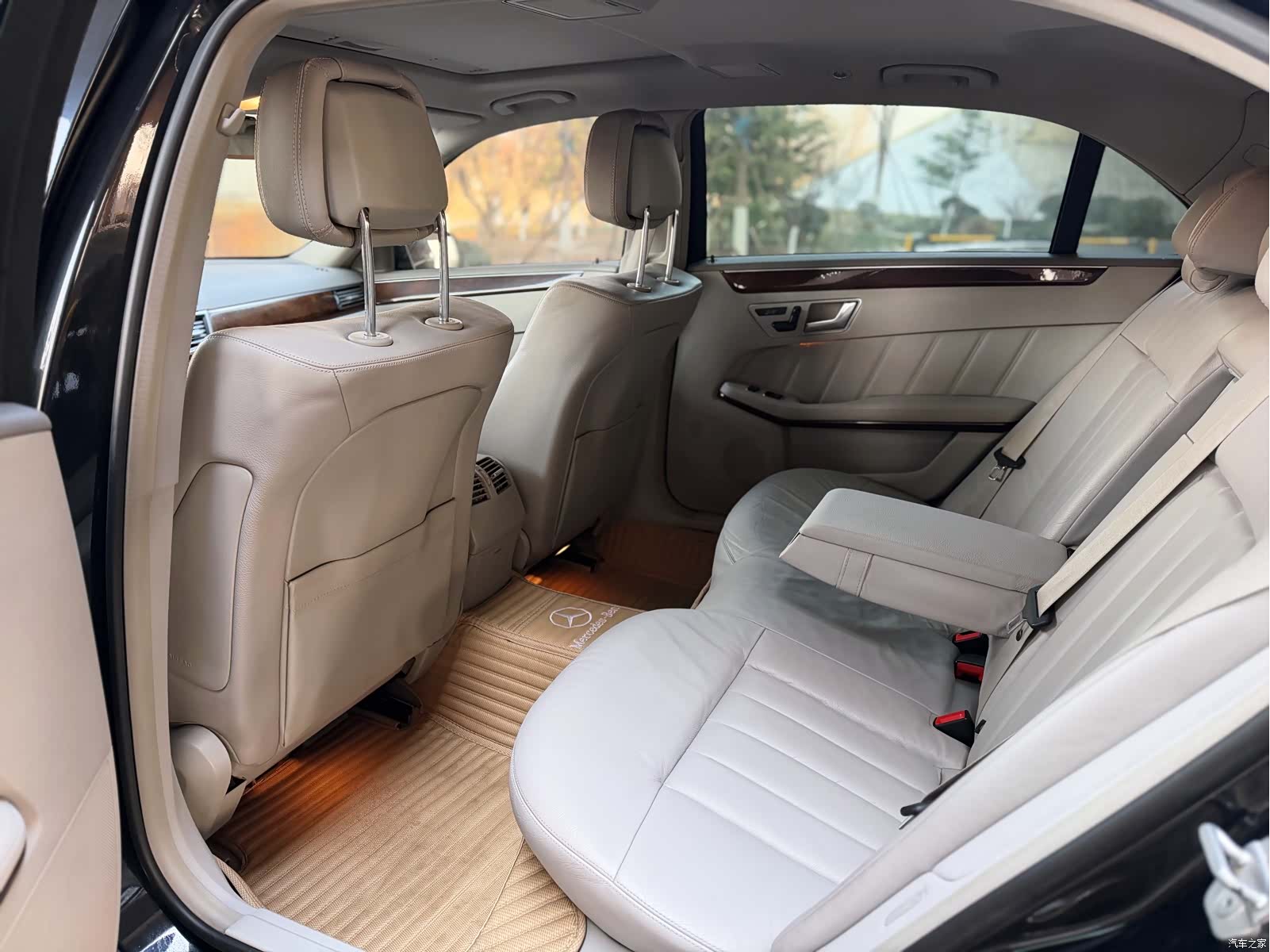 Mercedes-Benz E-Class, 2013 12