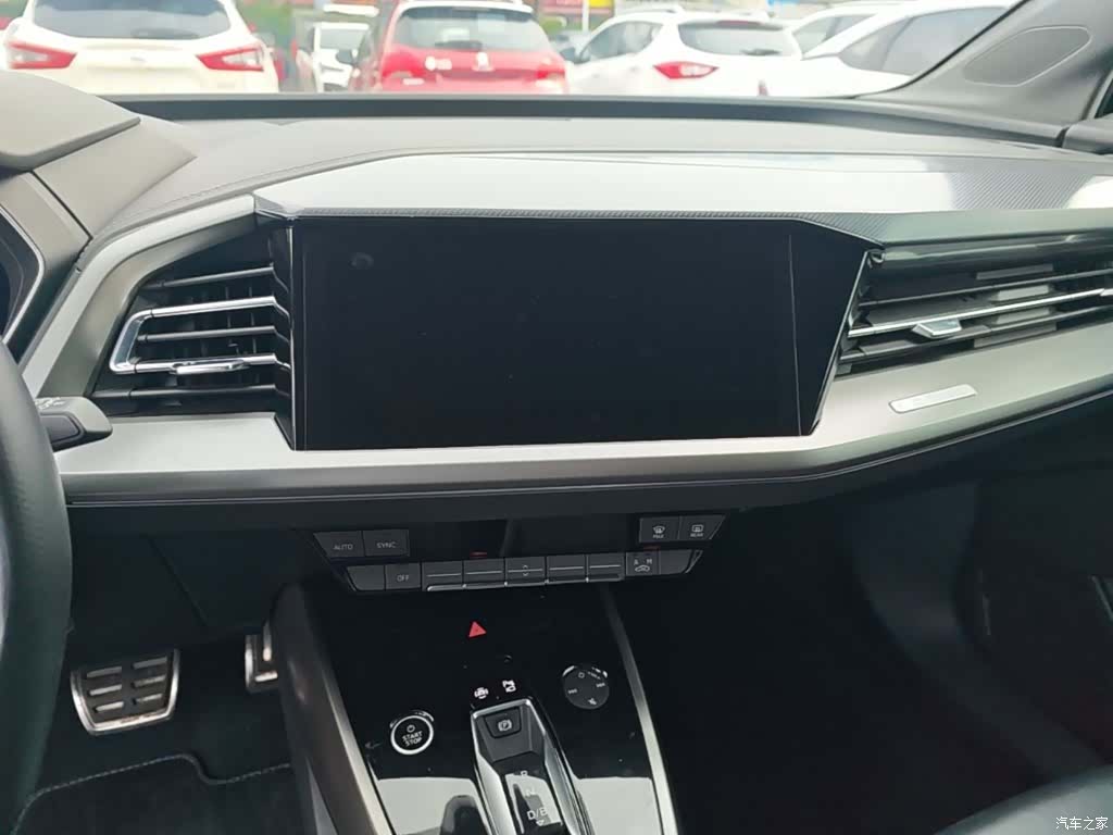 Audi Q4 e-tron, 2023 13