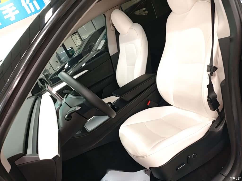 Tesla Model Y, 2023 15