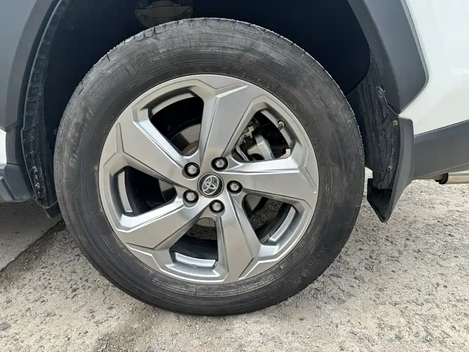 Toyota RAV4 Rongfang