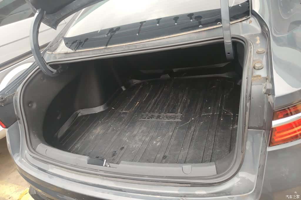 Geely Preface, 2024 4
