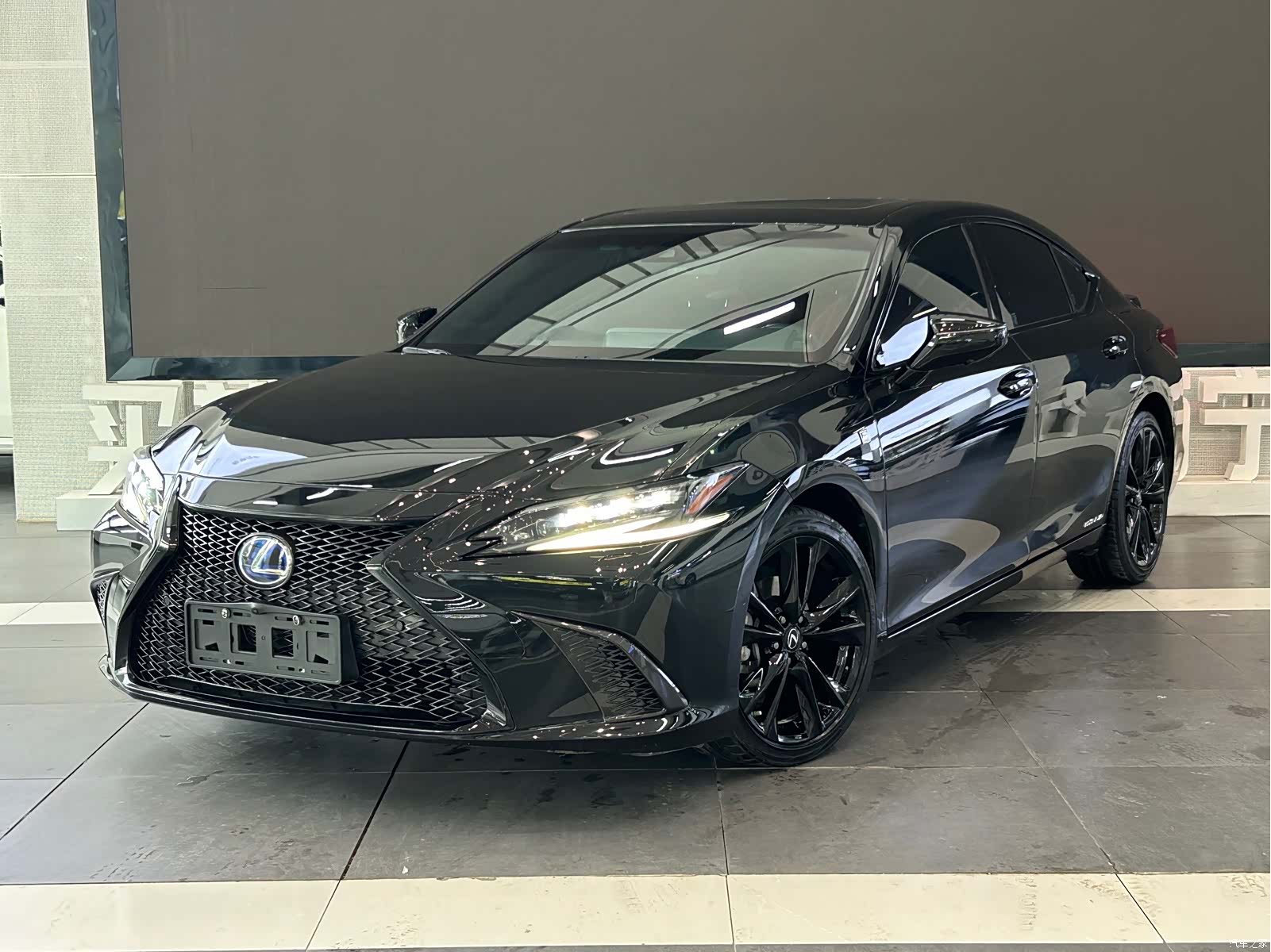 Lexus ES, 2022 1
