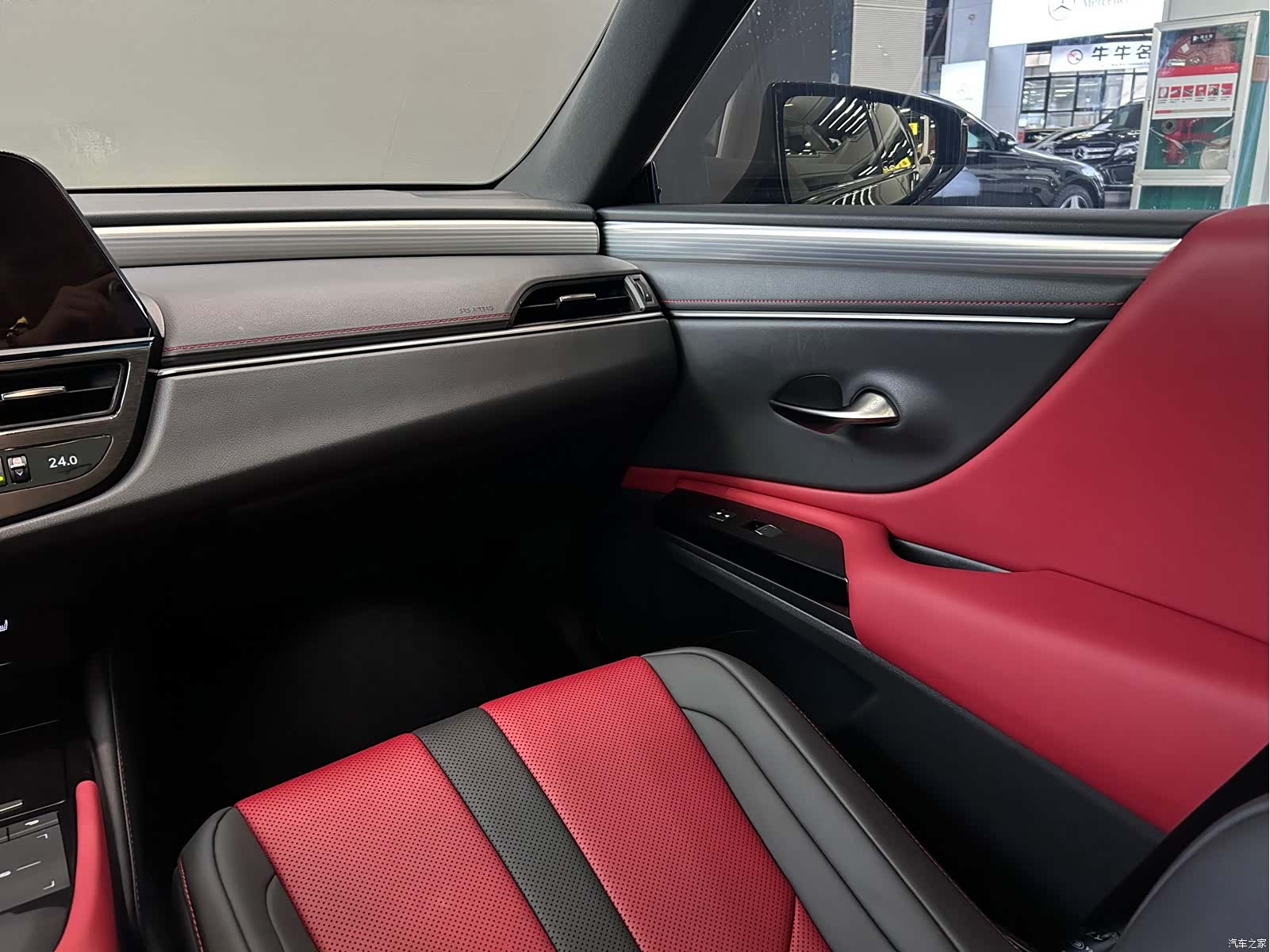 Lexus ES, 2022 14