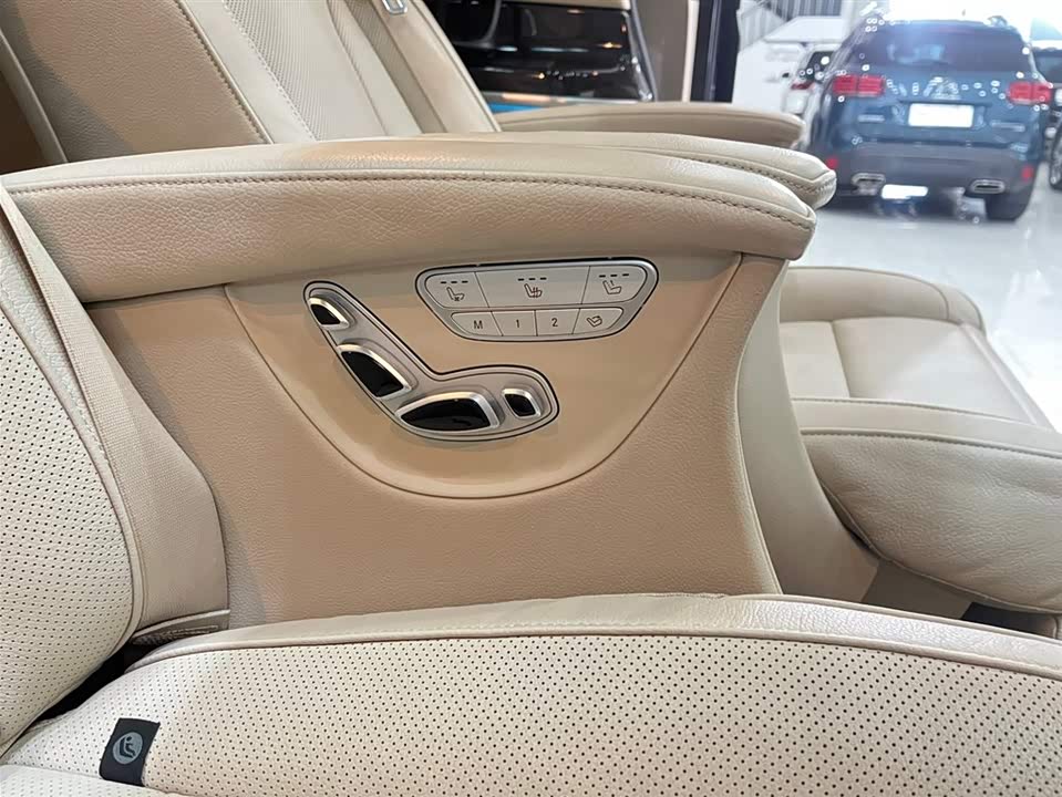 Mercedes-Benz V-class