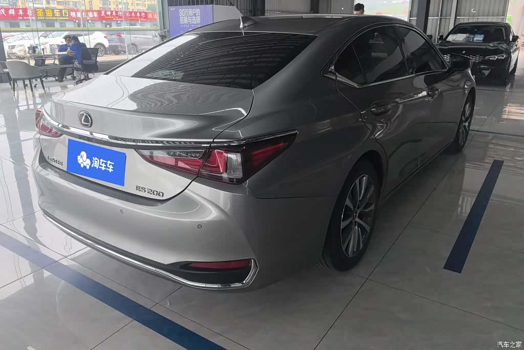 Lexus ES, 2020 3