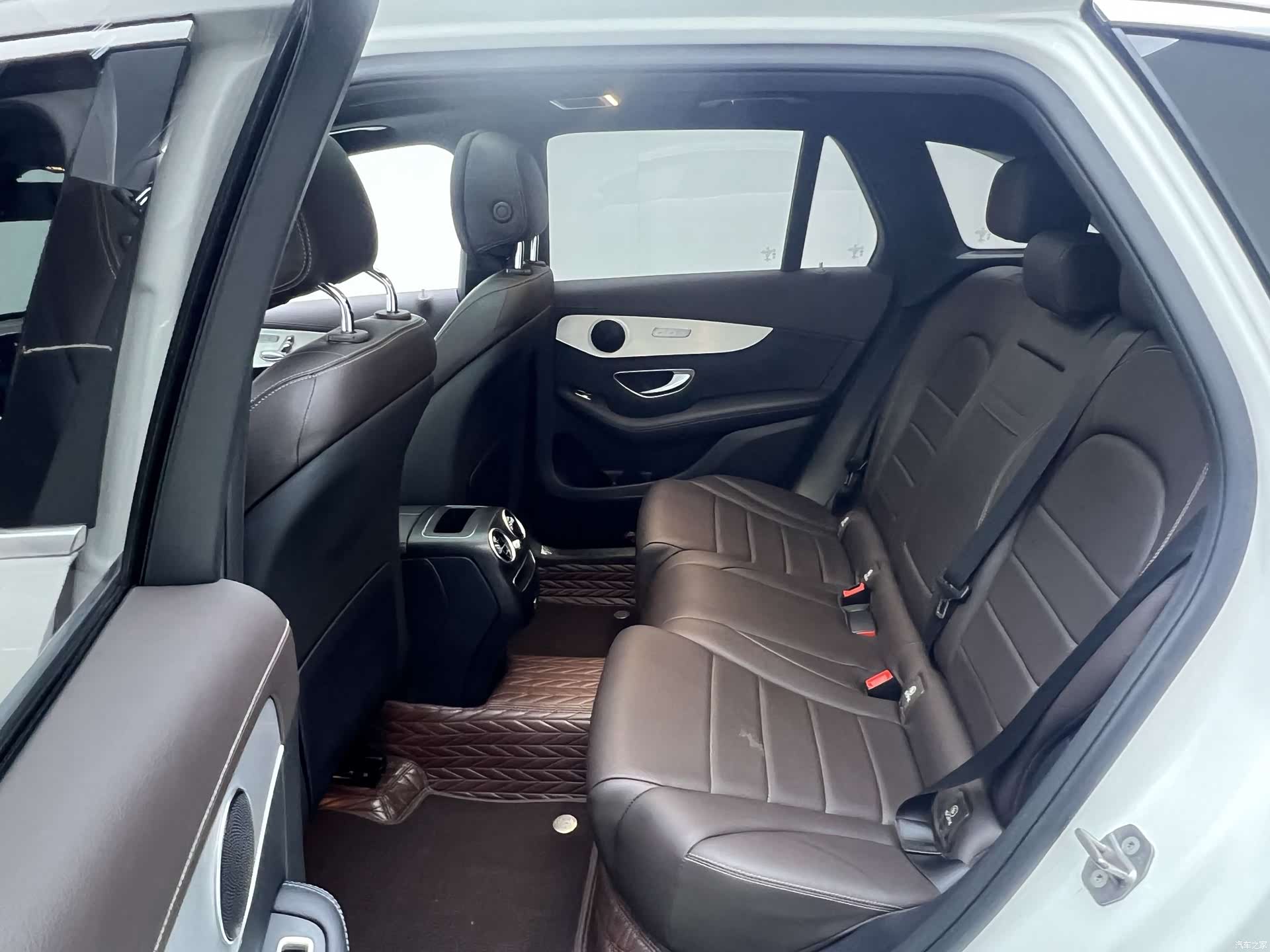 Mercedes-Benz GLC, 2022 10
