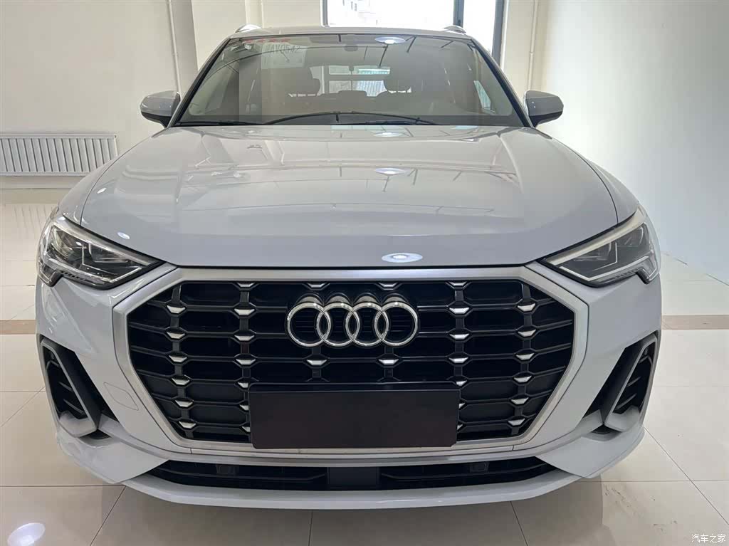 Audi Q3, 2023 2