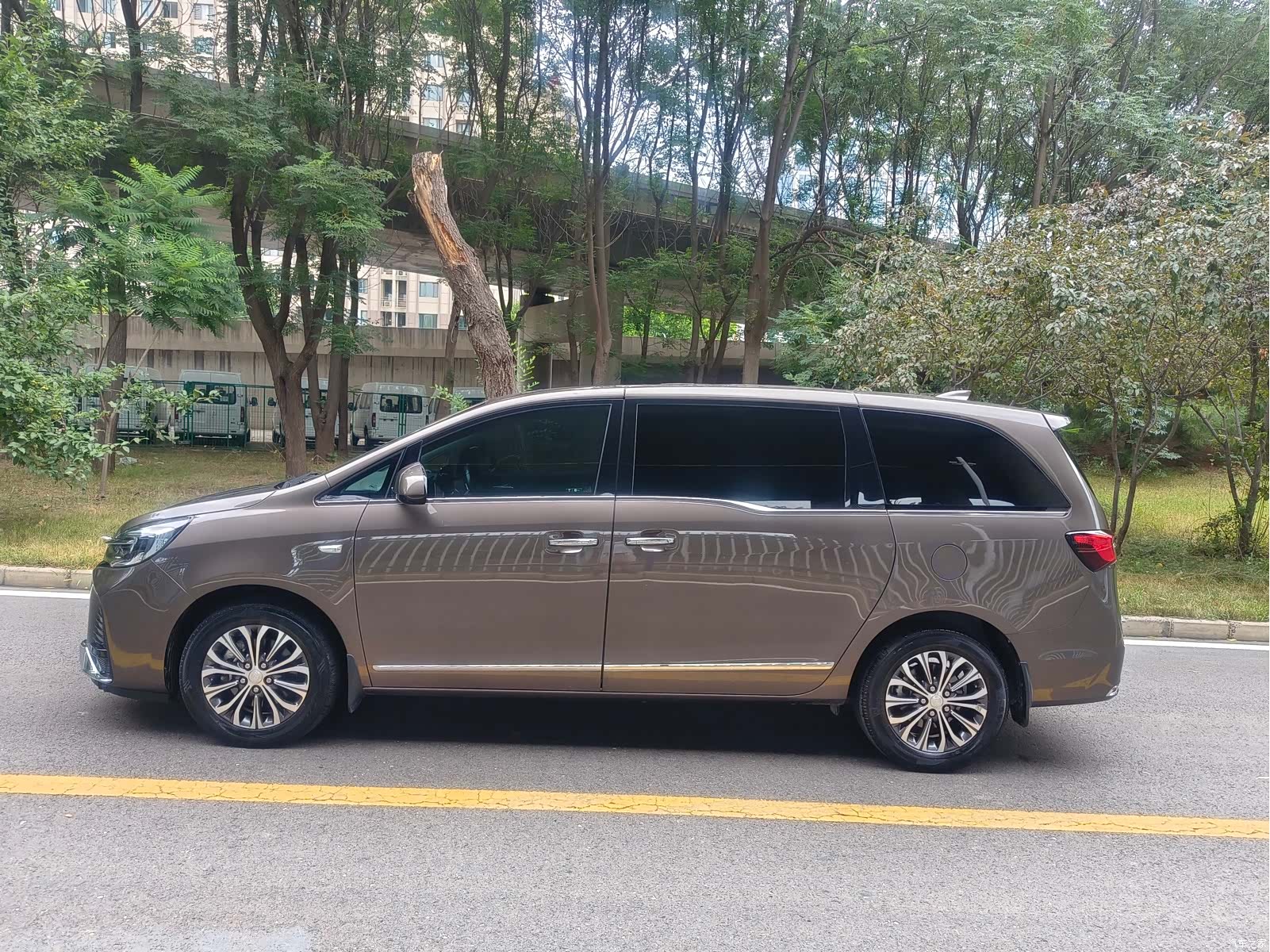 Buick GL8, 2021 4
