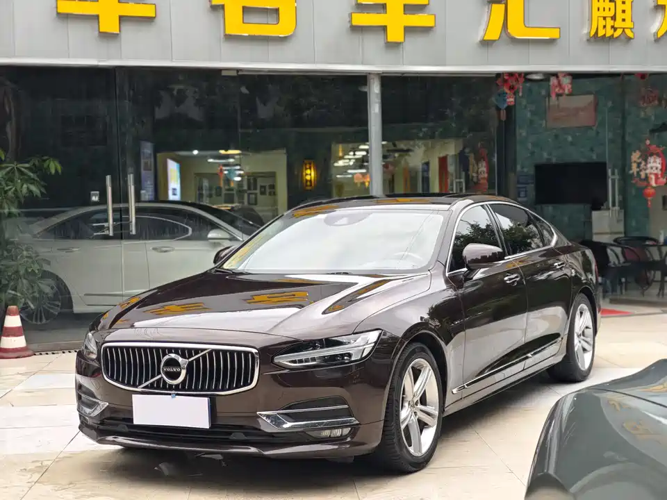 Volvo S90