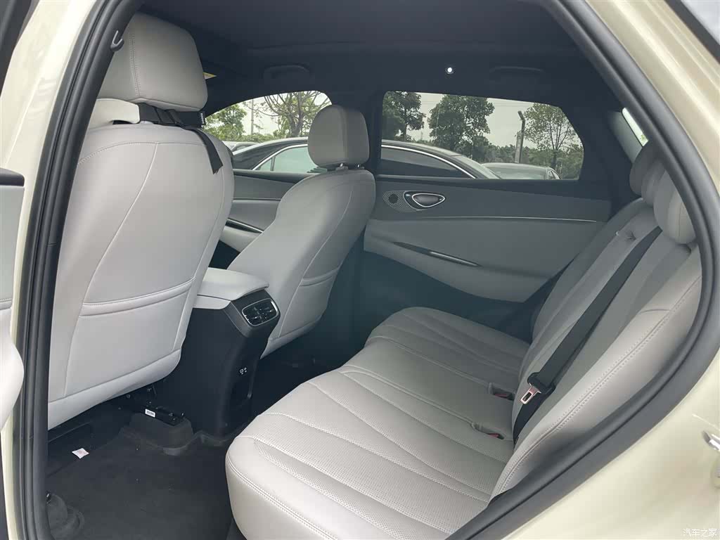 BYD HiAce, 2025 4