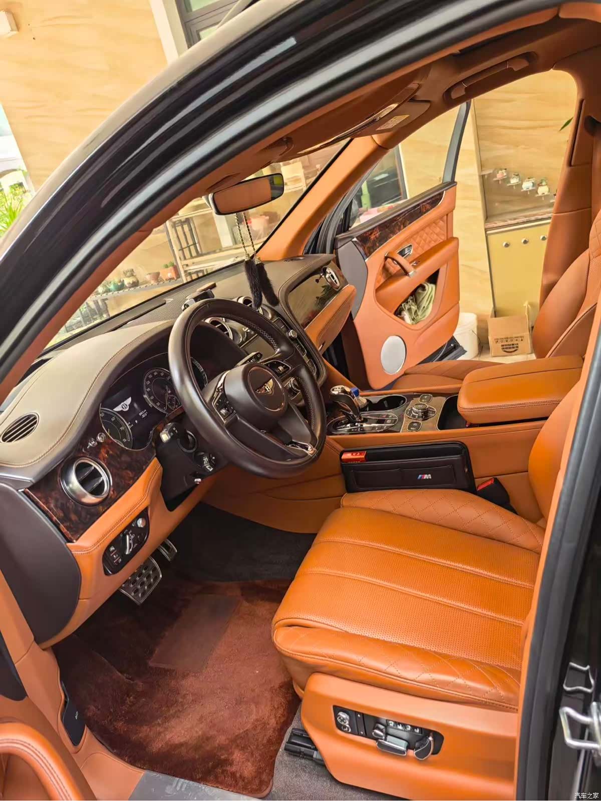 Bentley Bentayga, 2017 2