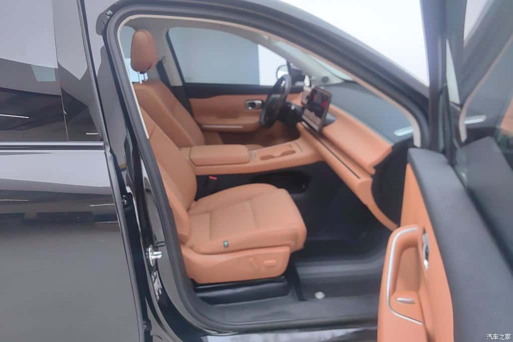 Leapmotor C10, 2025 8