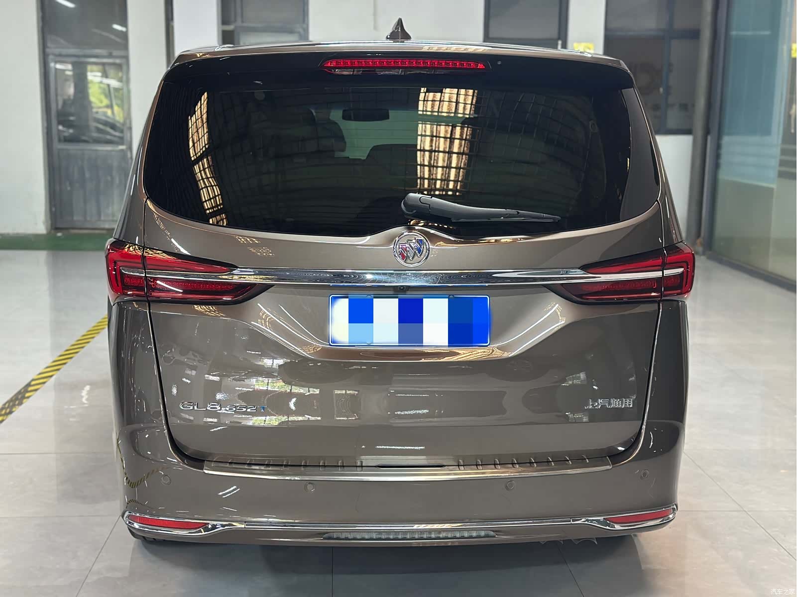 Buick GL8, 2023 4